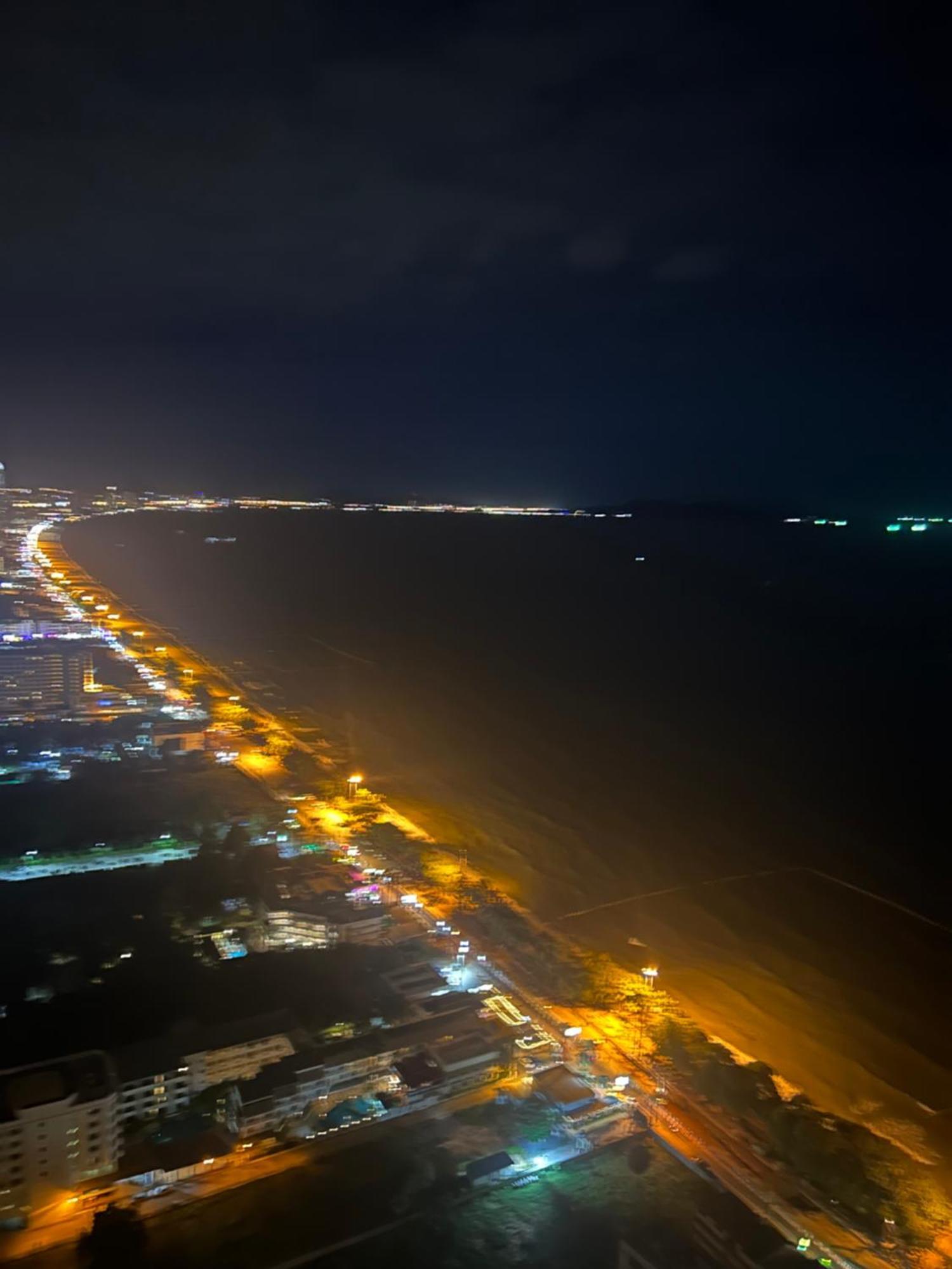 Copacabana Beach Jomtien 科帕卡巴纳海乔木提安海滩毗邻乔木提安夜市 ภายนอก รูปภาพ